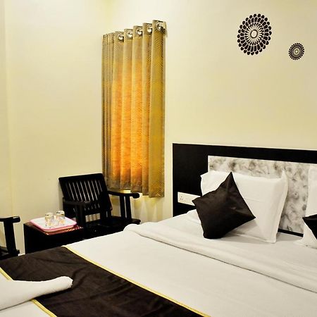 Skyotel Hotels & Banquets Vijayawāda Esterno foto